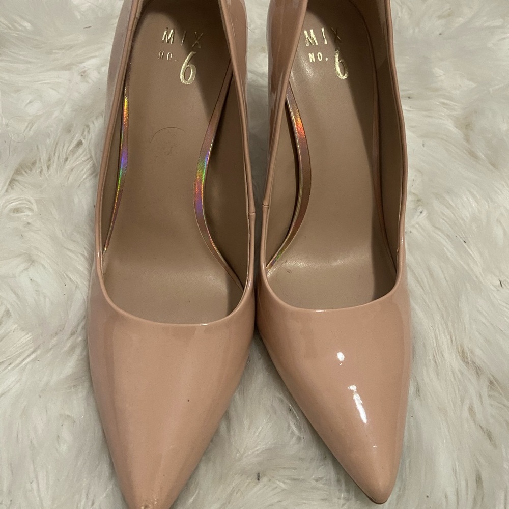 Nude Heels - size W 10